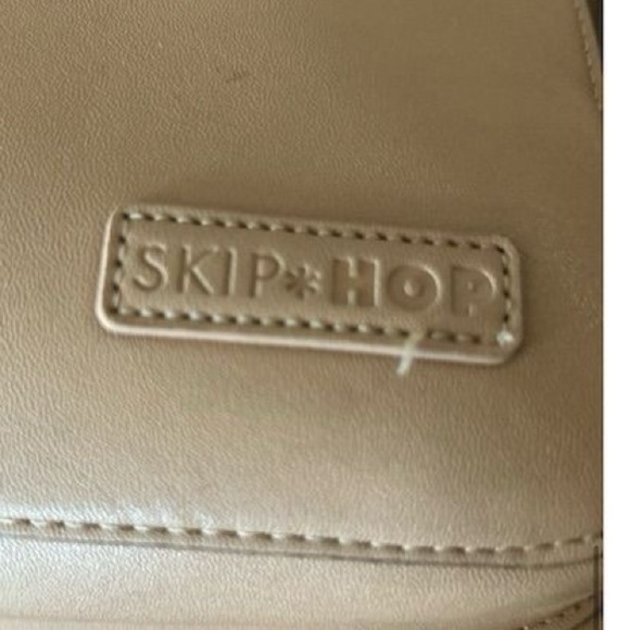 Skip Hop Greenwich Chic Diaper Bag Backpack Beige Large Unisex - Picture 3 of 7